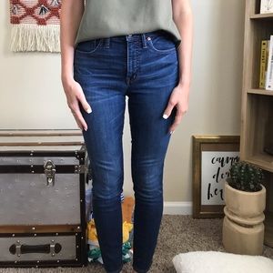 Madewell Dark Wash Skinny 9”